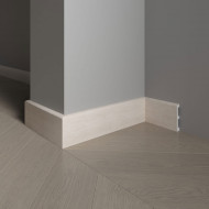 Окрашенный плинтус Decor Dizayn 706-77 ваниль